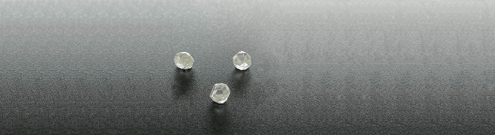 CVDの実験室によって育てられるダイヤモンド