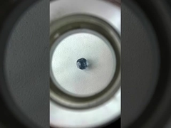 実験室で栽培された彩色のダイヤモンド