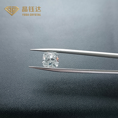 CVD HPHTの緩い実験室によって育てられたダイヤモンドのクッションの切口E VS1は宝石類のために磨いた