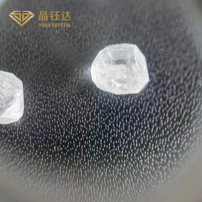 2.0-2.5 Ct HPHT DEF色のダイヤモンドの実験室はダイヤモンドの未加工石を作成した