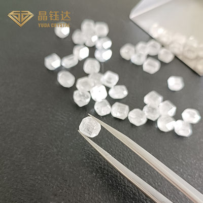 白く荒い実験室は宝石類の作成のためのHPHTのダイヤモンド原石を作成した