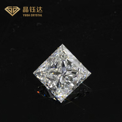 完全で白く緩い実験室によって育てられるダイヤモンドはリングのための切口を空想する